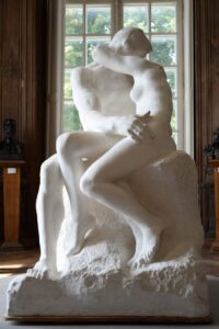 the-kiss-rodin-museum-paris-by-emy