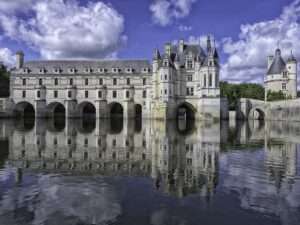 Castle of Chenonceau Paris to Loire Valley - Yvan Lastes, CC BY-SA 3.0 - PARIS BY EMY