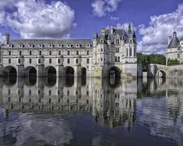 Castle of Chenonceau Paris to Loire Valley - Yvan Lastes, CC BY-SA 3.0 - PARIS BY EMY