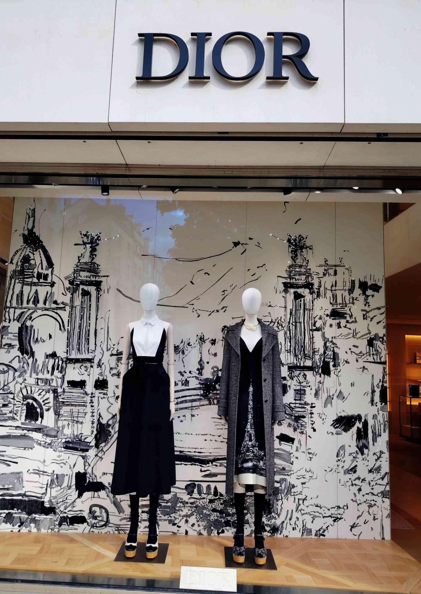 christian-dior-new-look-private-tours