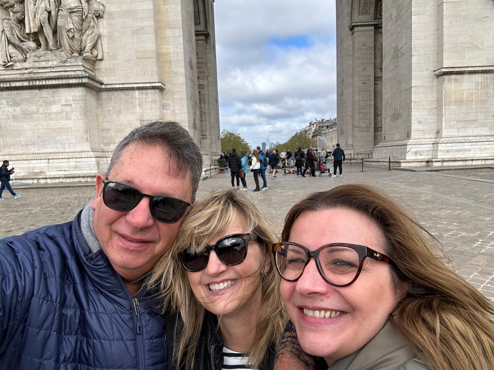 Arc de Triomphe private tour guide Paris with PARIS BY EMY