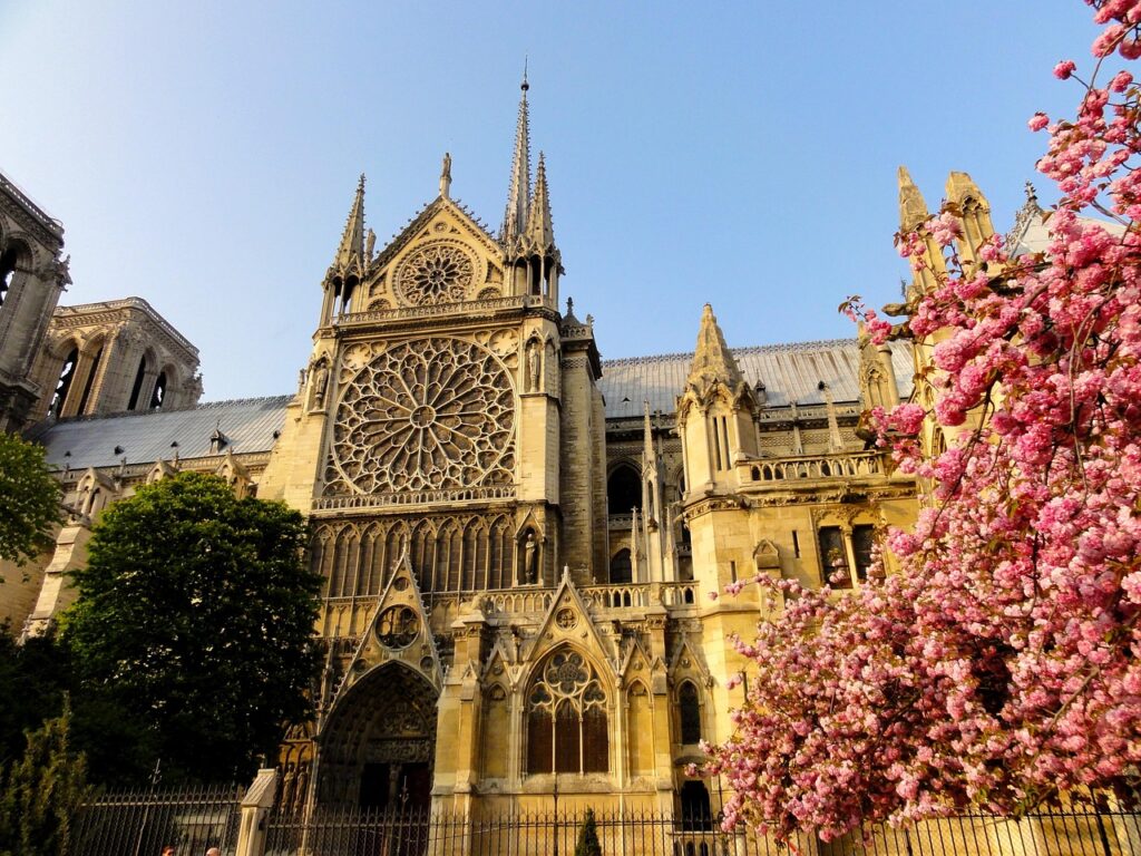 Historical Central Paris private tour guide by PARIS BY EMY travel planner agent