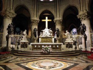 Notre Dame private tour - Paris by Emy